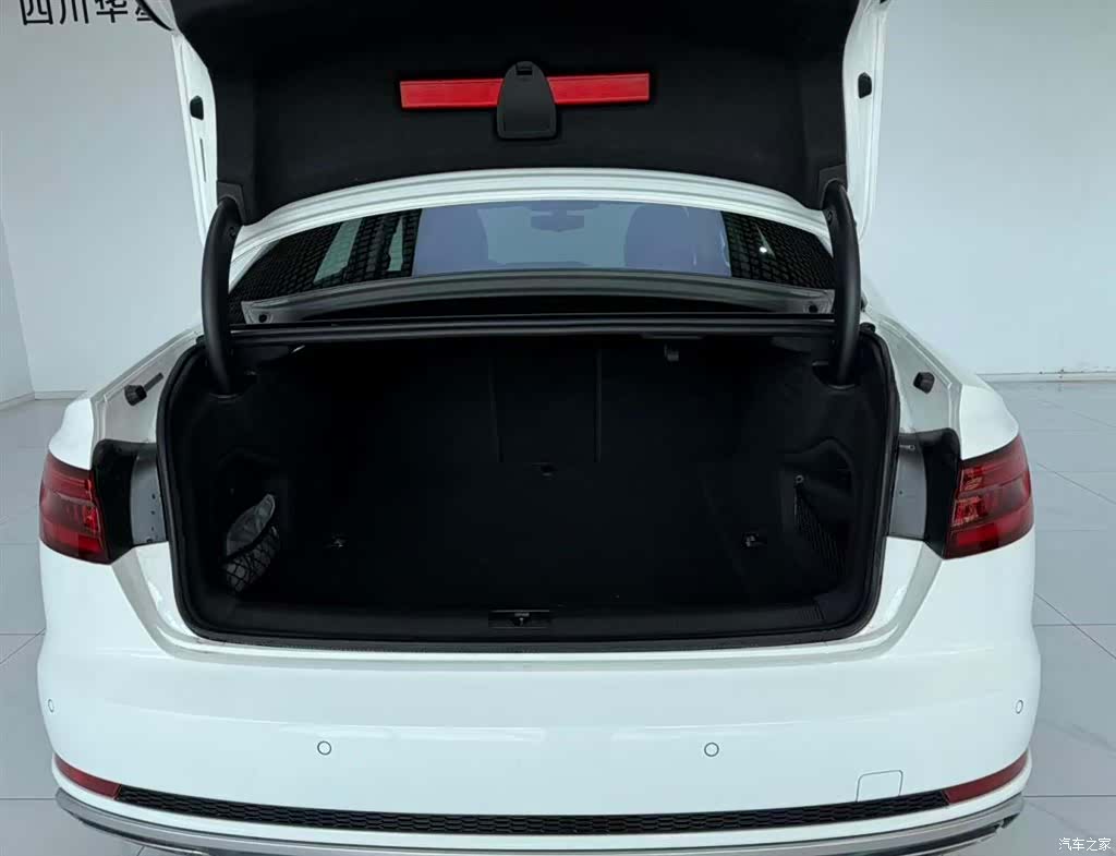 Audi A4L, 2019 6