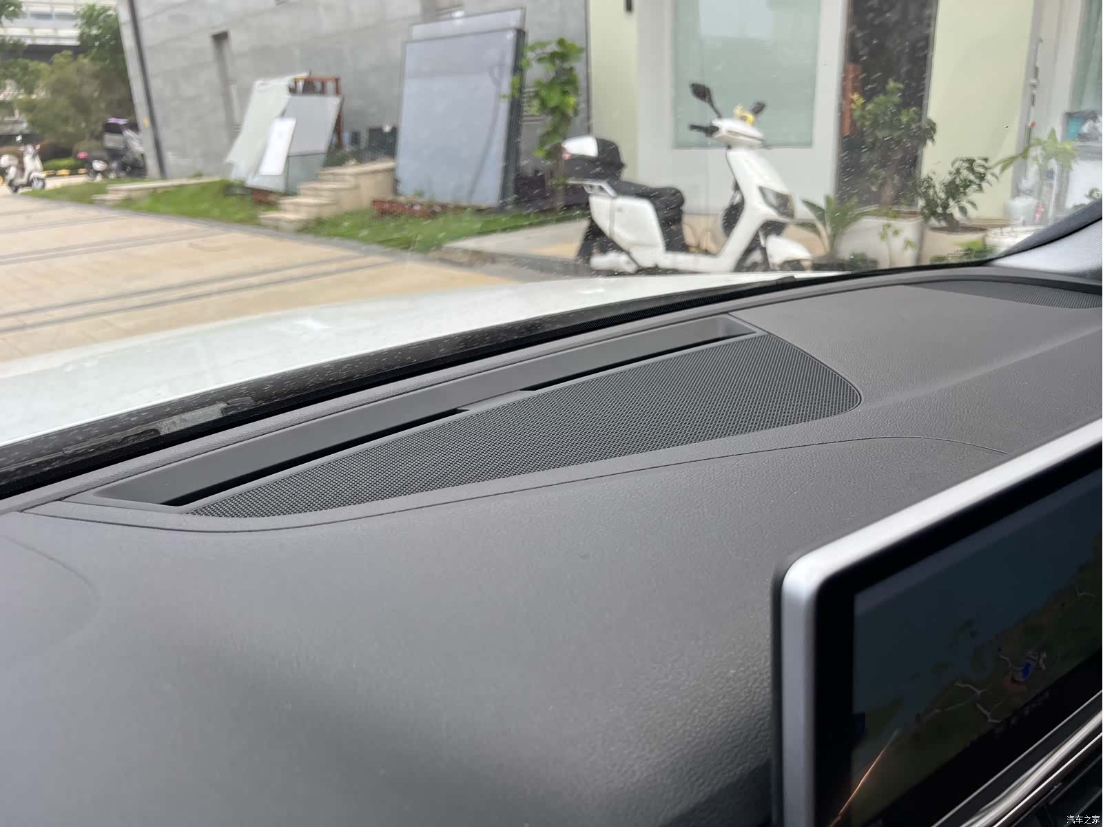 Audi A4L, 2019 13