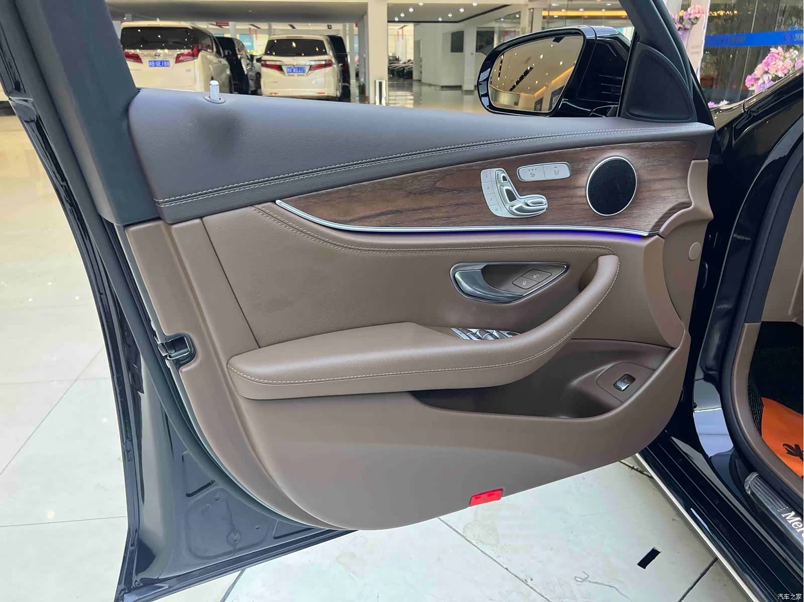 Mercedes-Benz E-Class, 2023 6