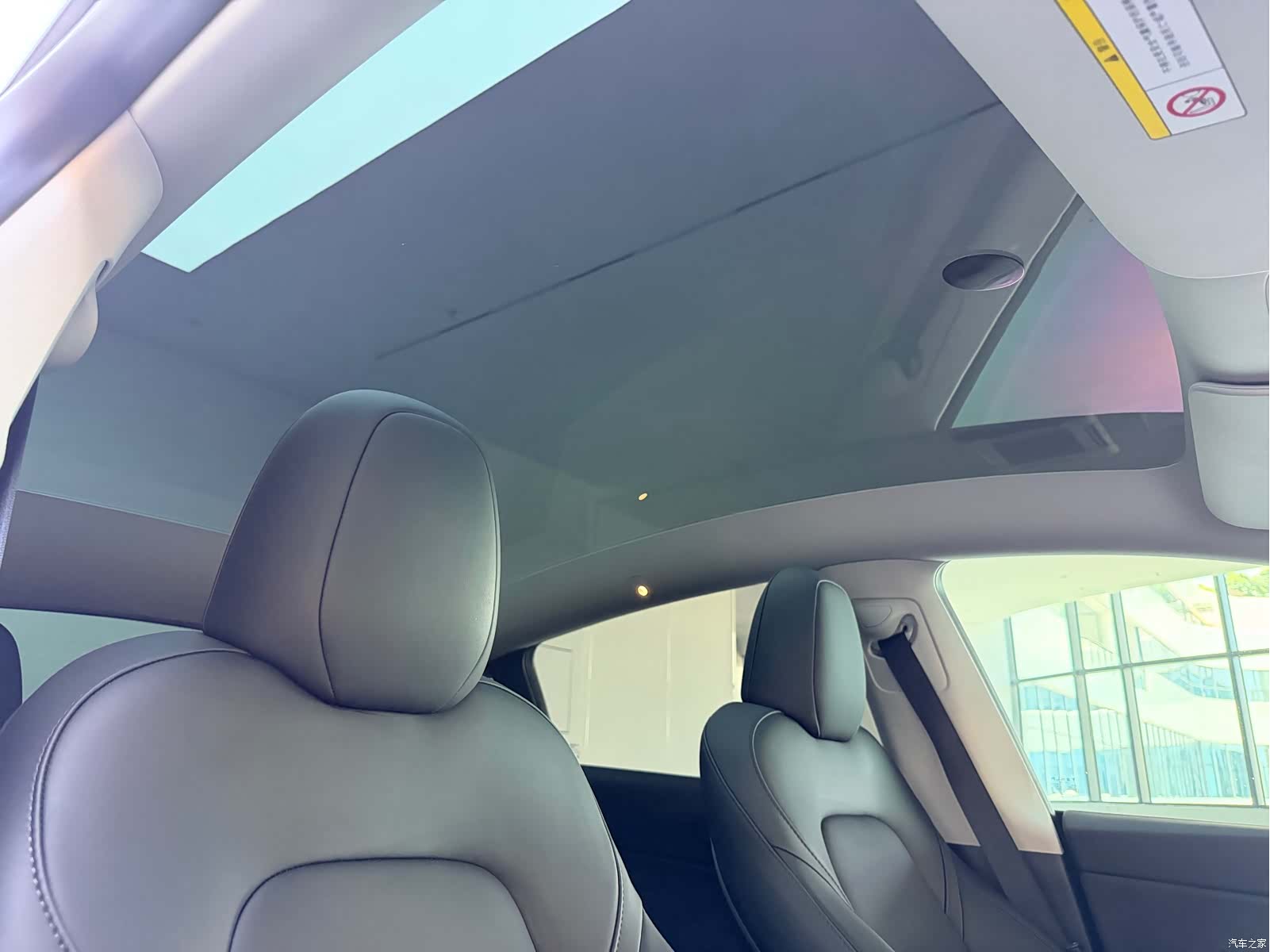 Tesla Model Y, 2024 19