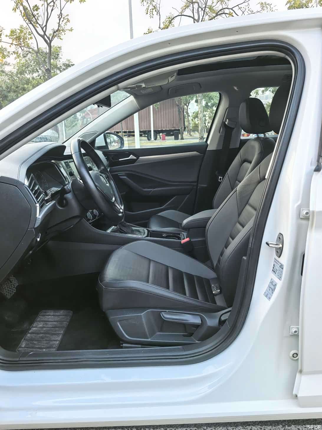 Volkswagen Sagitar, 2019 11