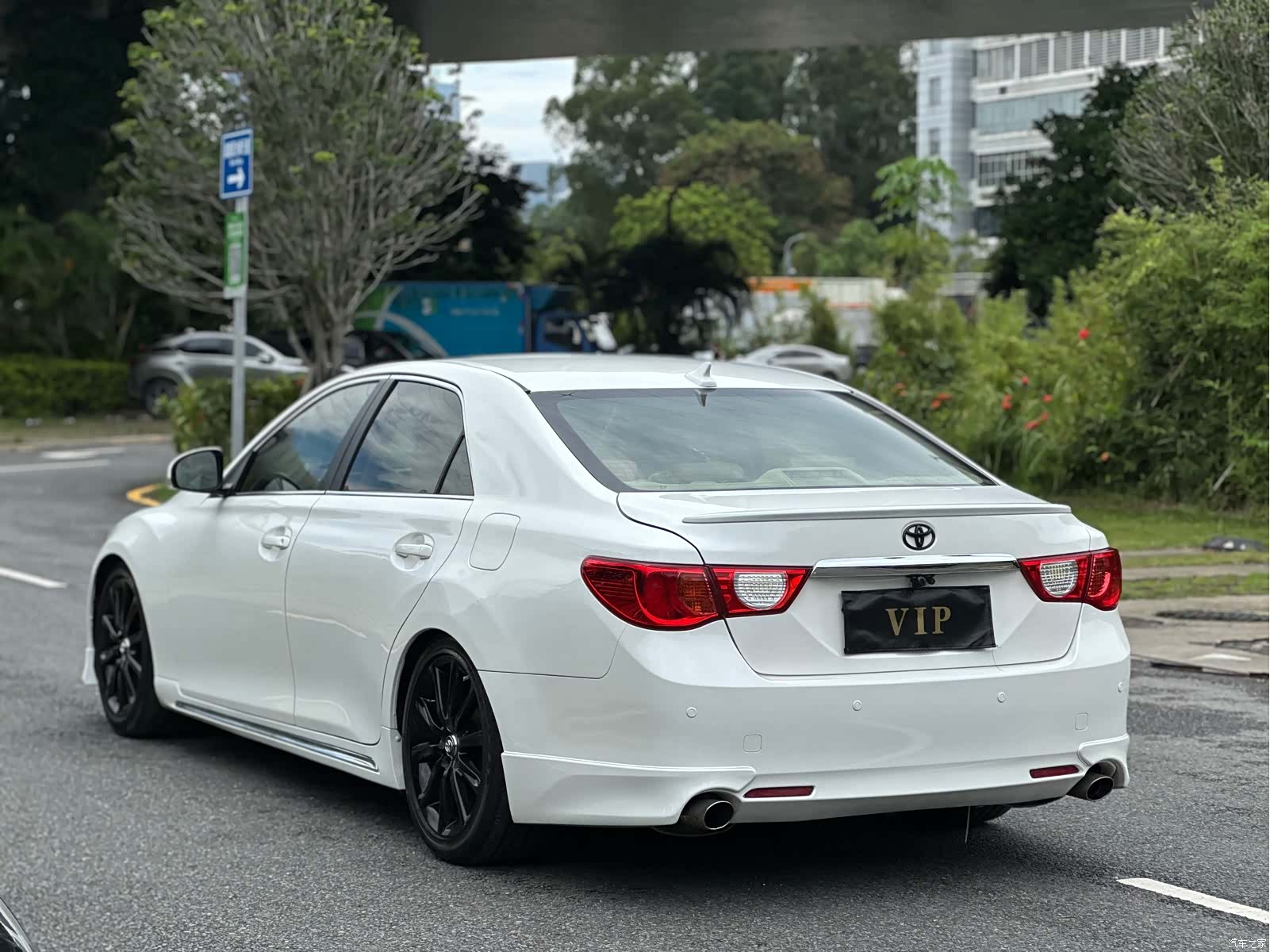 Toyota 2.5V, 2013 9