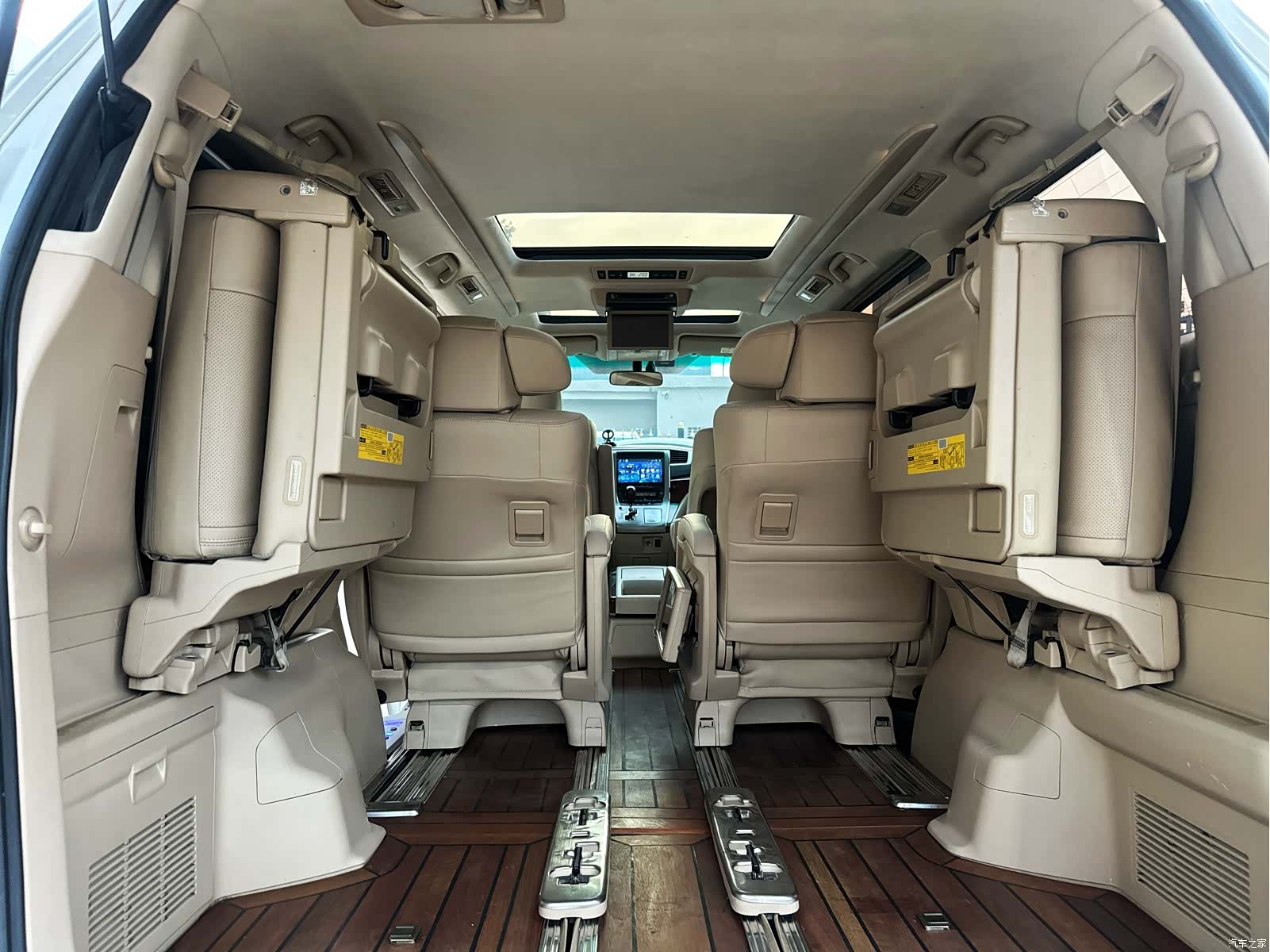 Toyota Alphard, 2011 15
