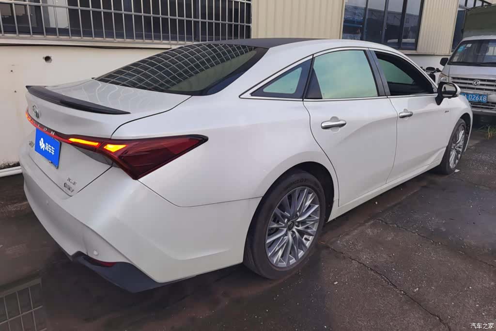 Toyota Avalon, 2025 3