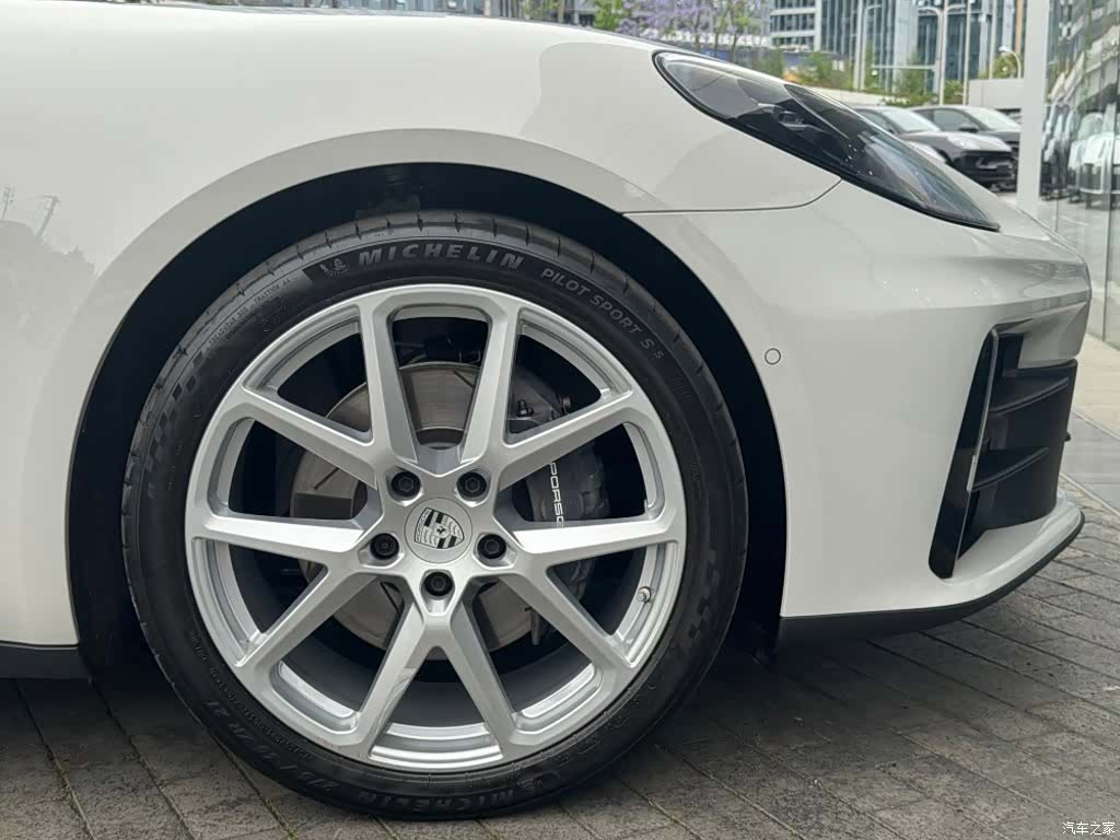 Porsche Panamera, 2025 10