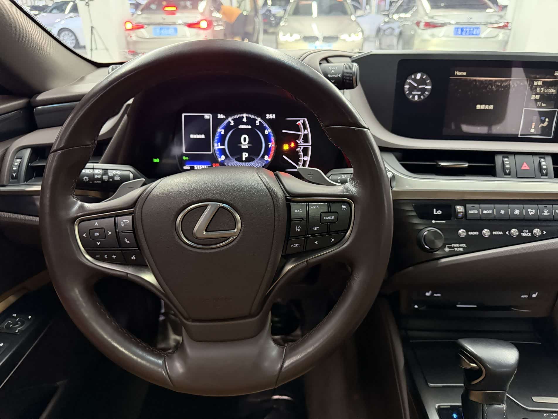 Lexus ES, 2020 11