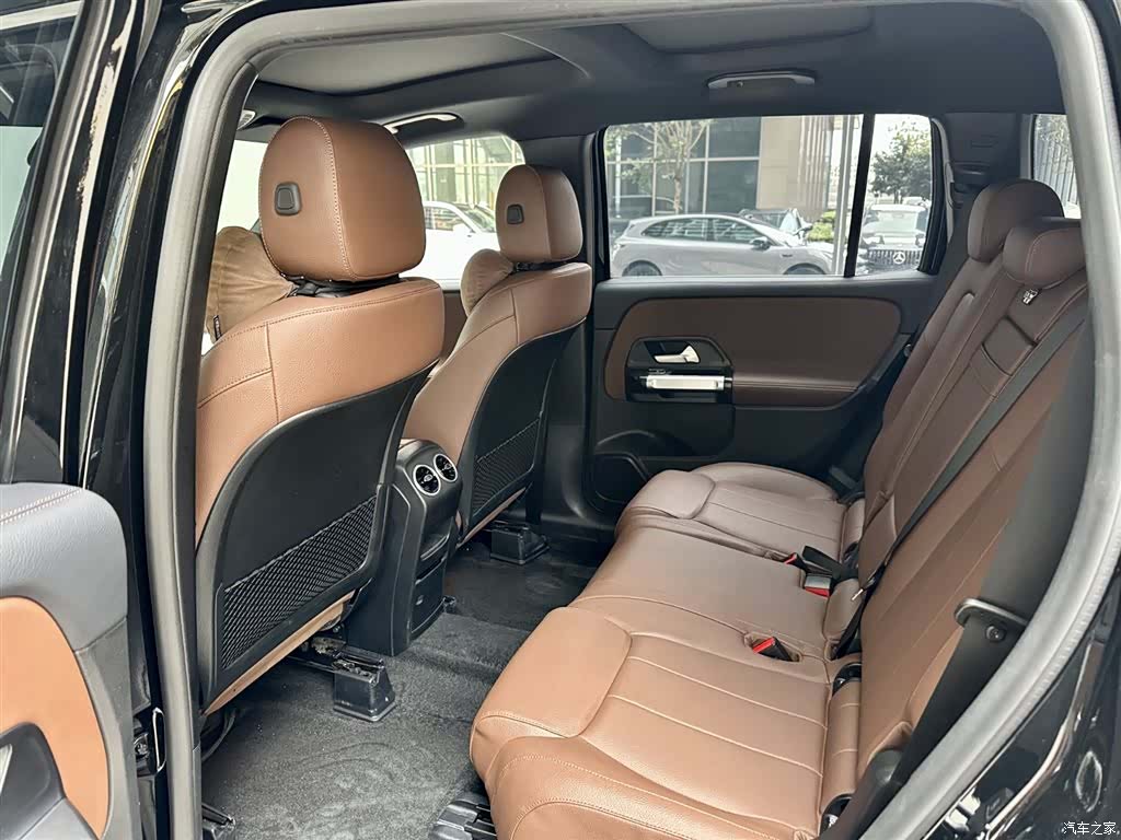 Mercedes-Benz GLB, 2024 11