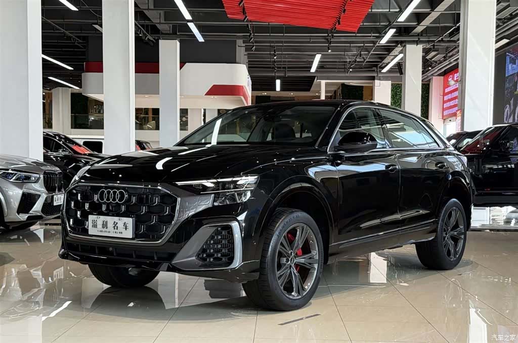 Audi Q8, 2025 1