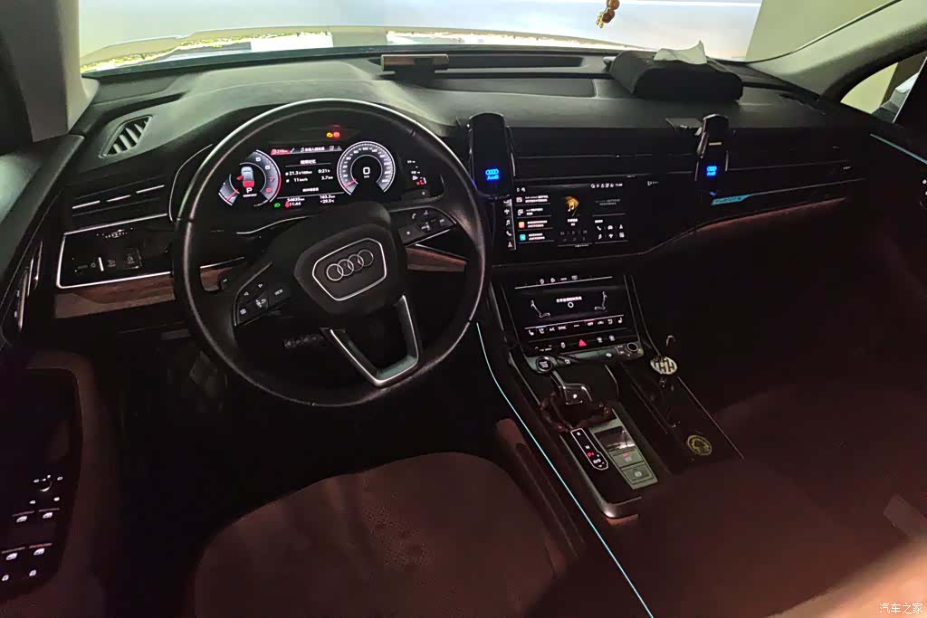 Audi Q7, 2022 12