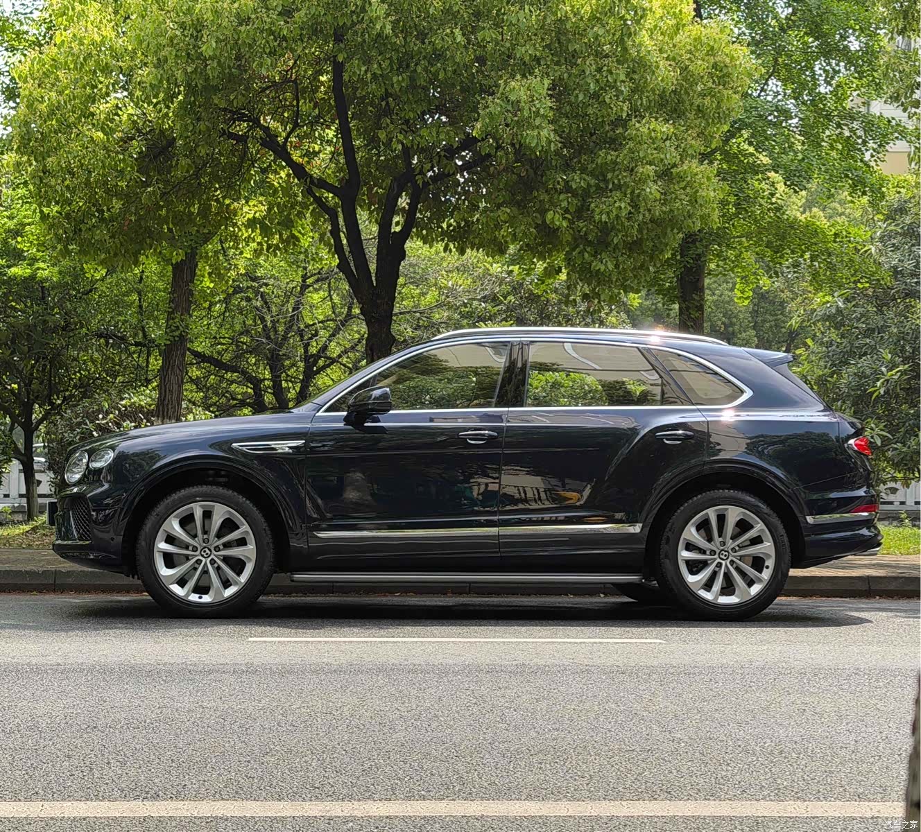 Bentley Bentayga, 2024 7