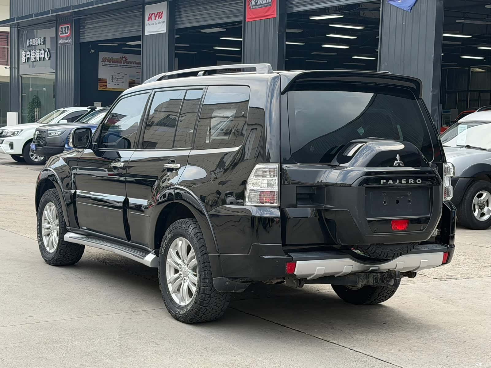Mitsubishi Pajero, 2018 12