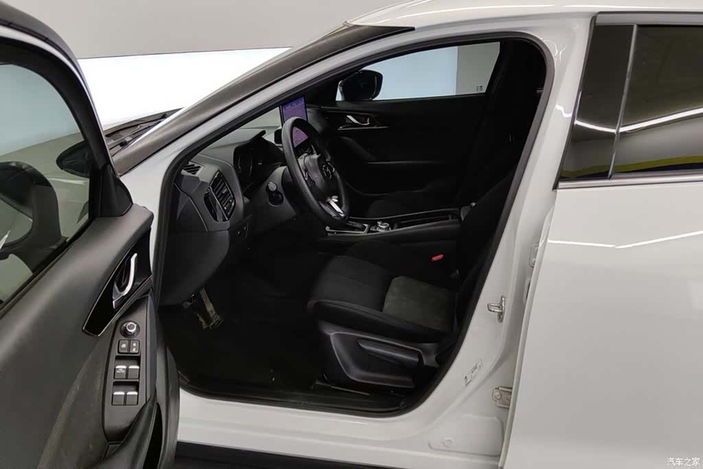 Mazda CX-4, 2020 9