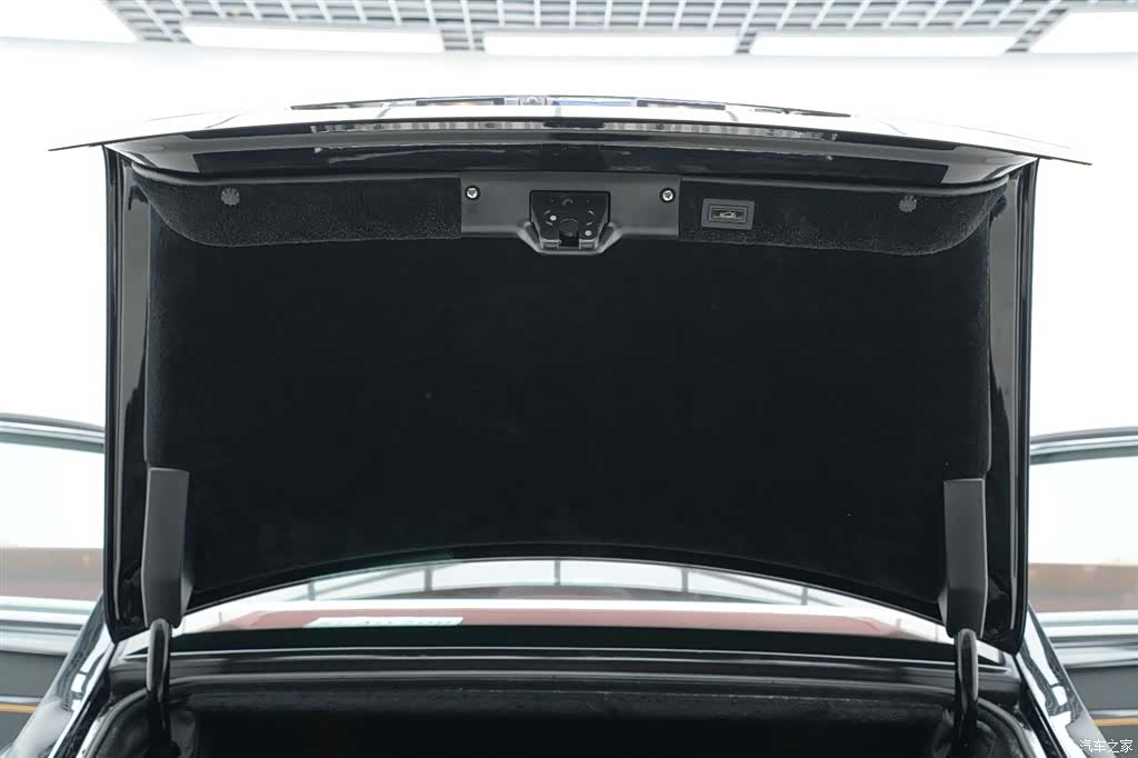 Rolls-Royce Phantom, 2013 32