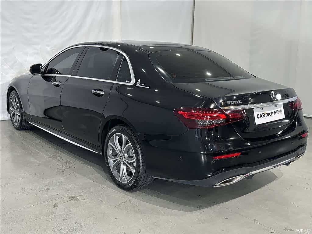 Mercedes-Benz E-Class, 2023 19