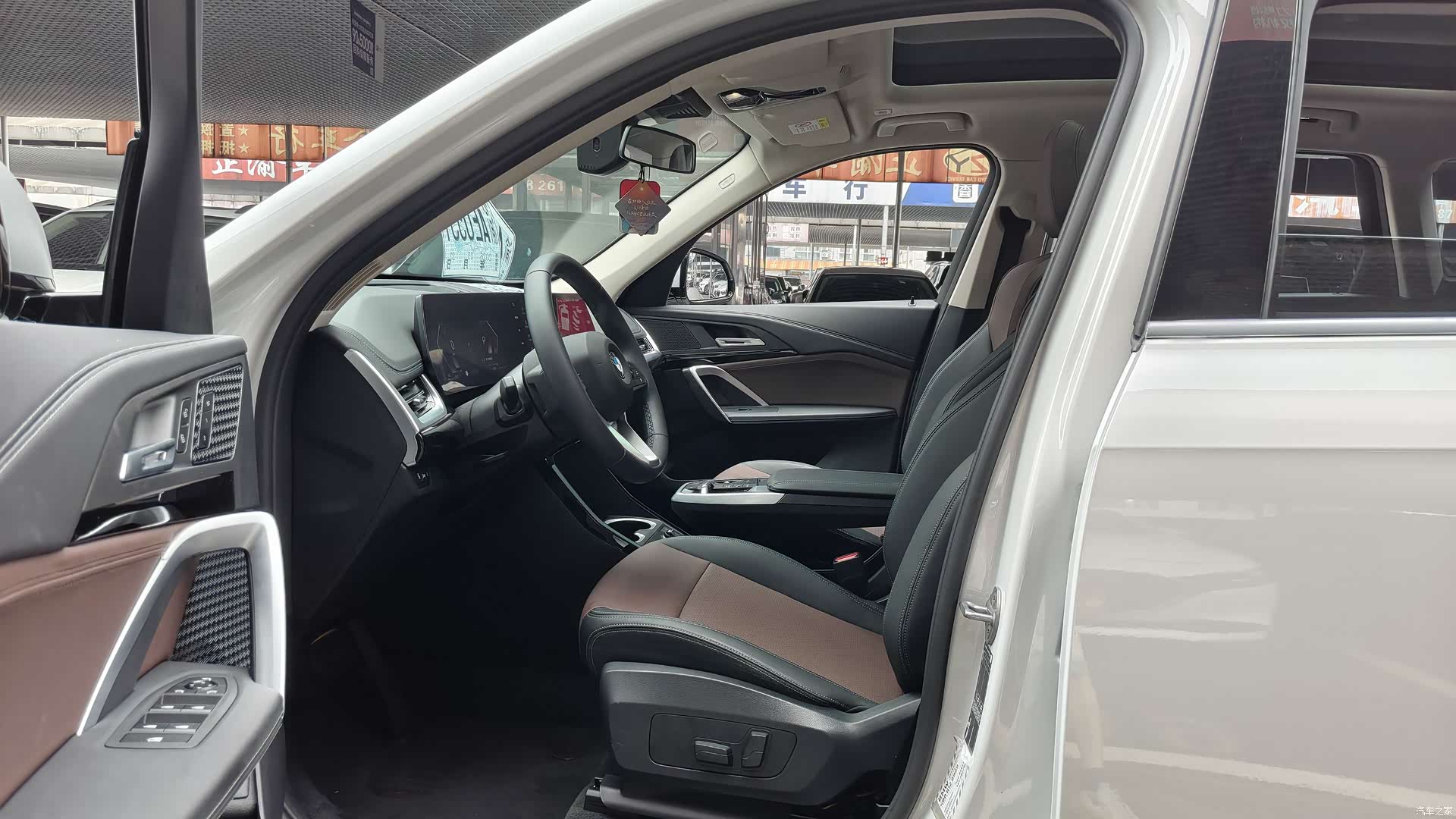 BMW X1, 2023 12