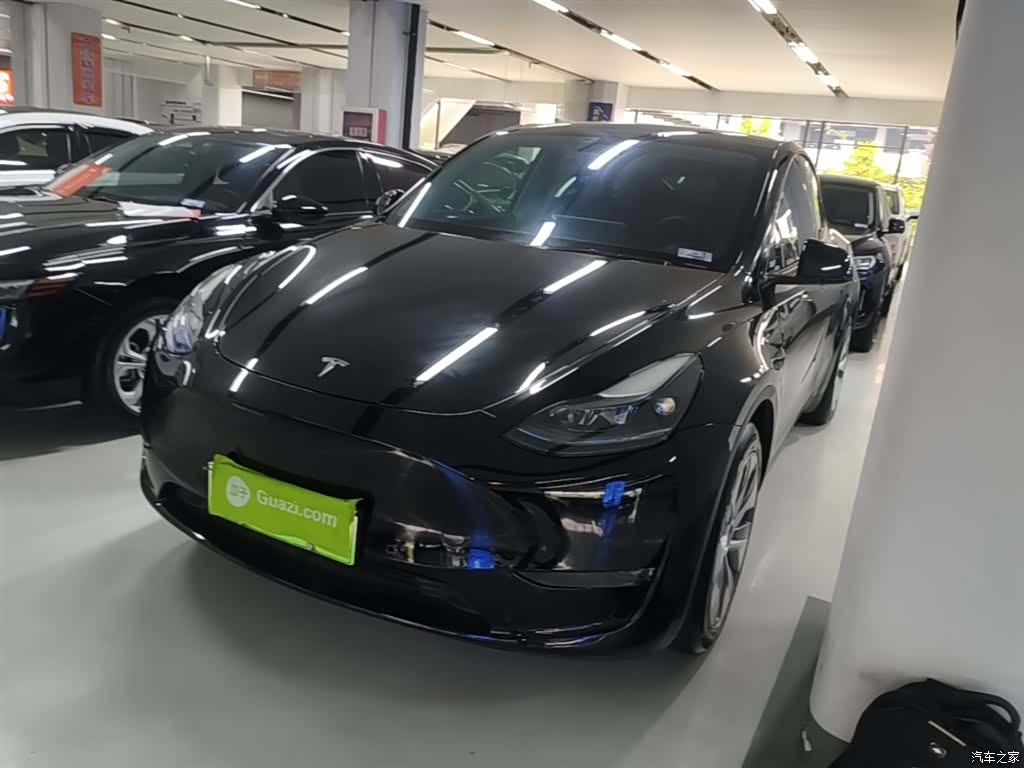 Tesla Model Y, 2022 1