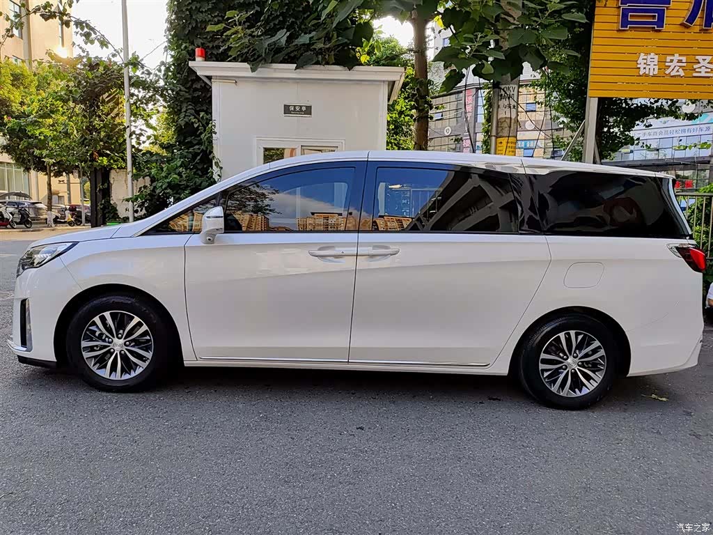 Buick GL8, 2023 3