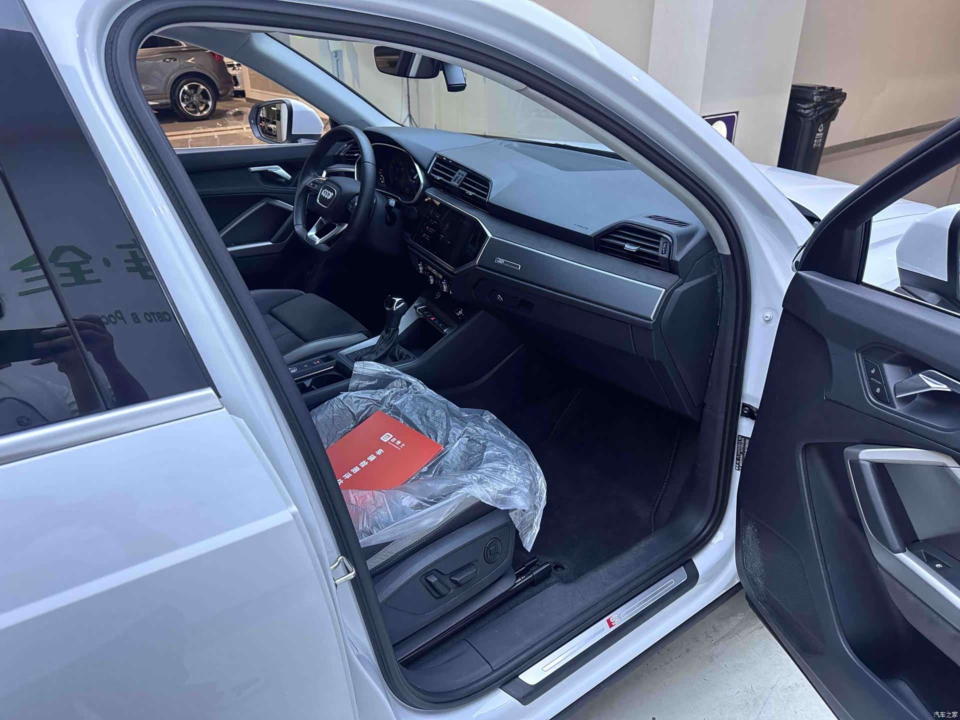 Audi Q3, 2023 9