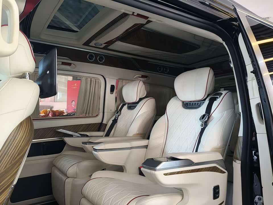 Mercedes-Benz V-class