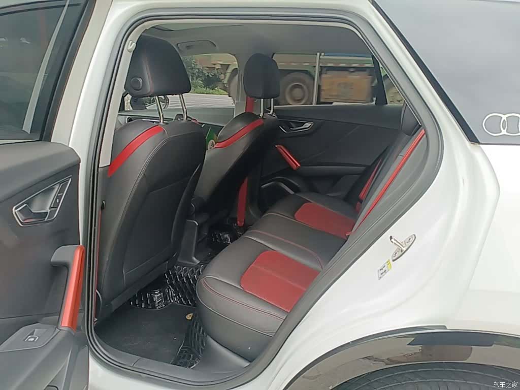 Audi Q2L, 2019 17