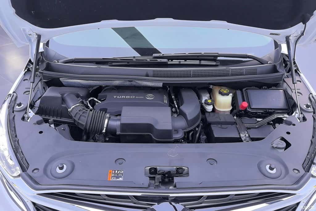Buick GL8, 2021 10