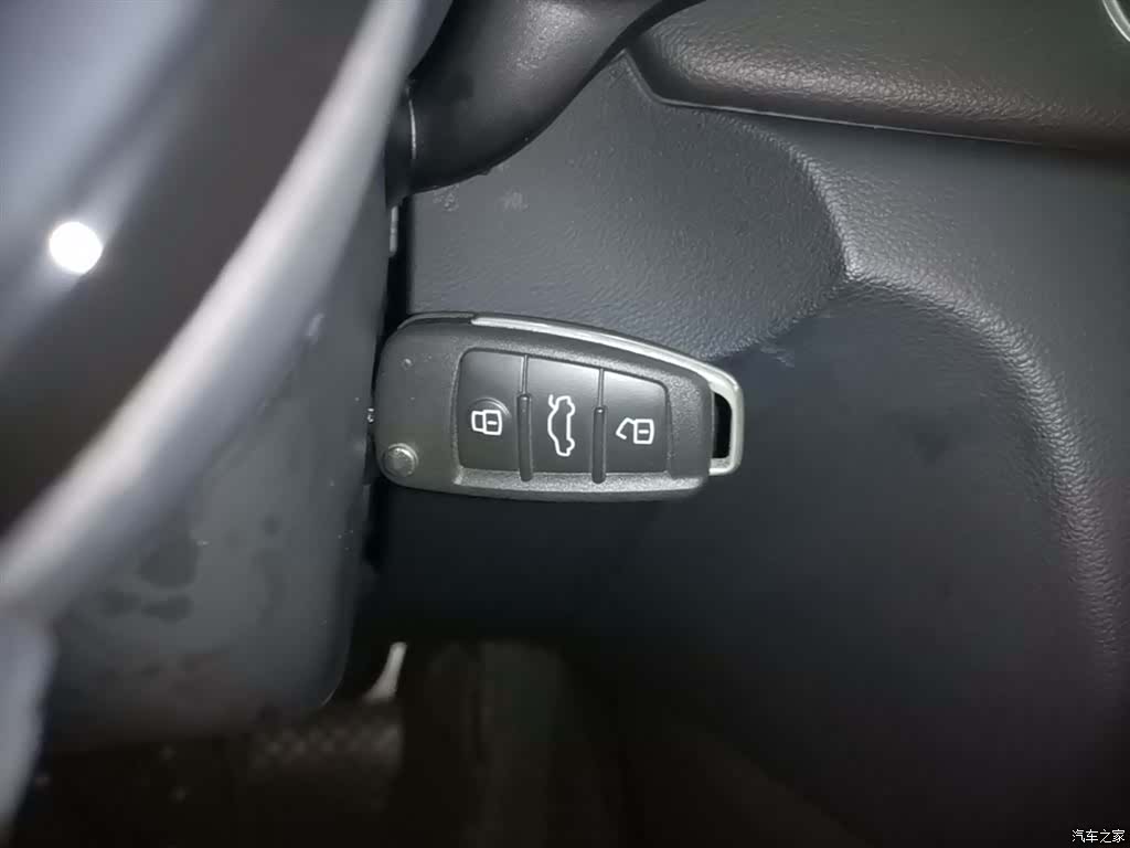 Audi Q3, 2017 9