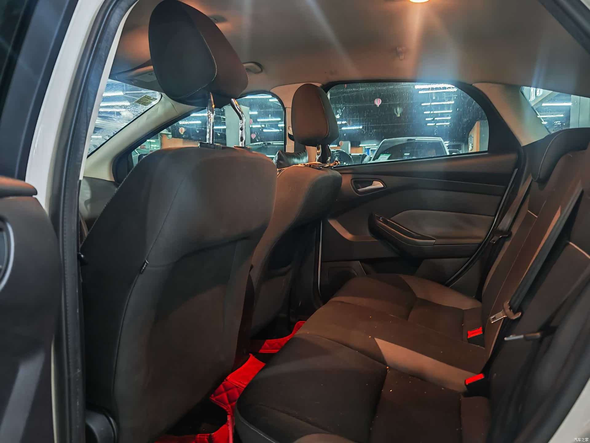 Ford Focus, 2014 8