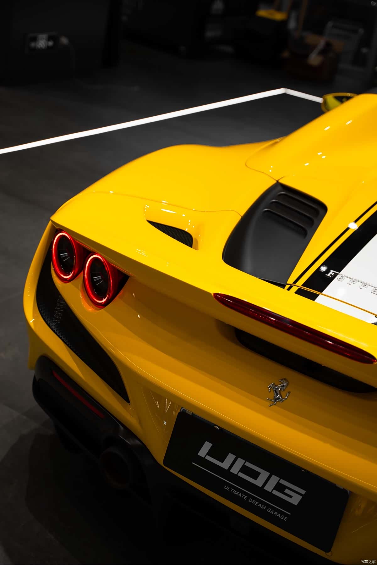 Ferrari F8, 2022 12