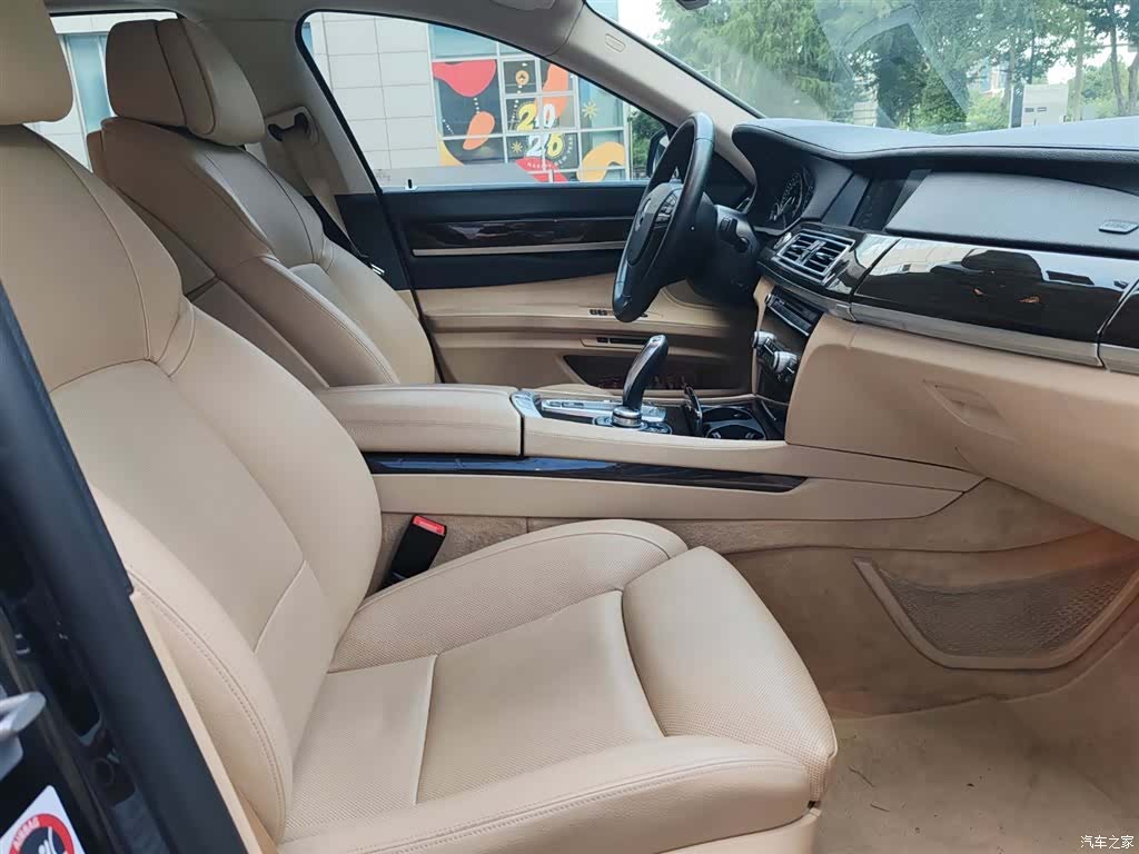 BMW 7 Series, 2011 8