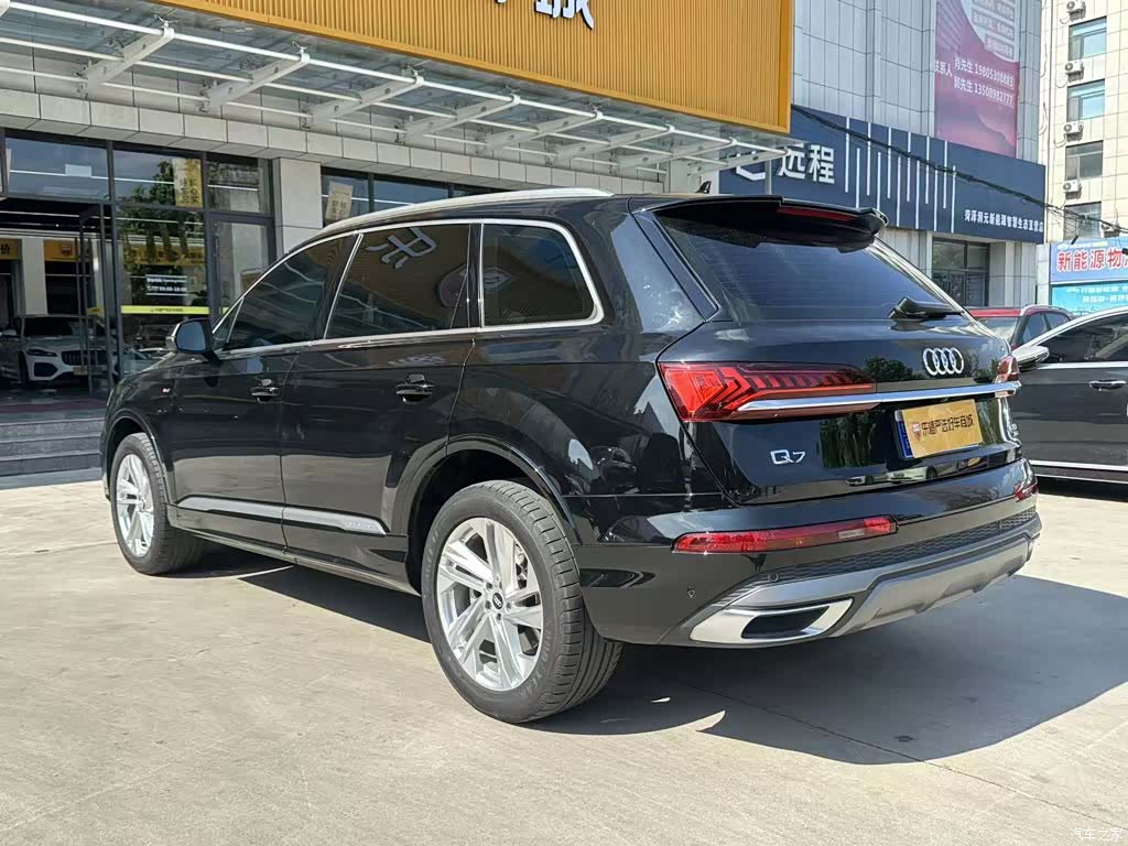 Audi Q7, 2023 все фото