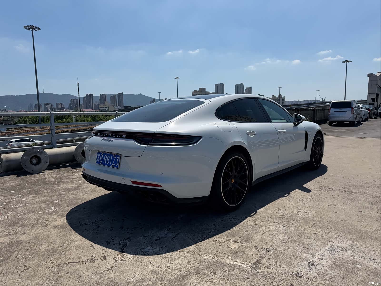 Porsche Panamera, 2023 все фото