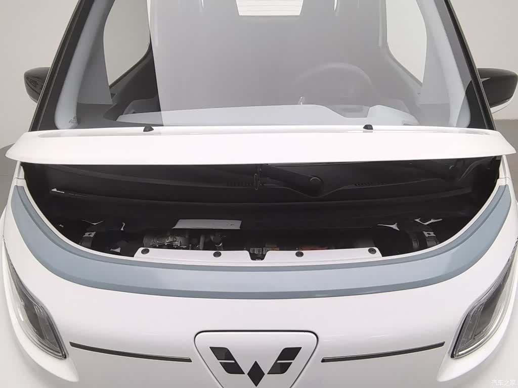Wuling NanoEV, 2022 6