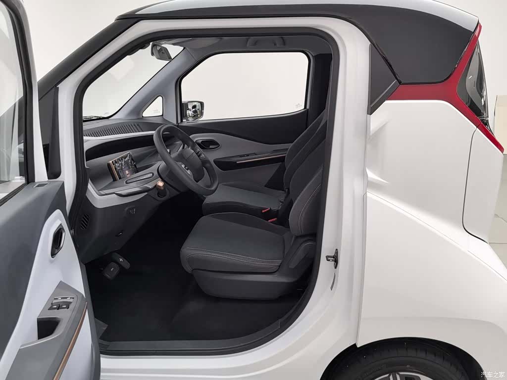 Wuling NanoEV, 2022 10