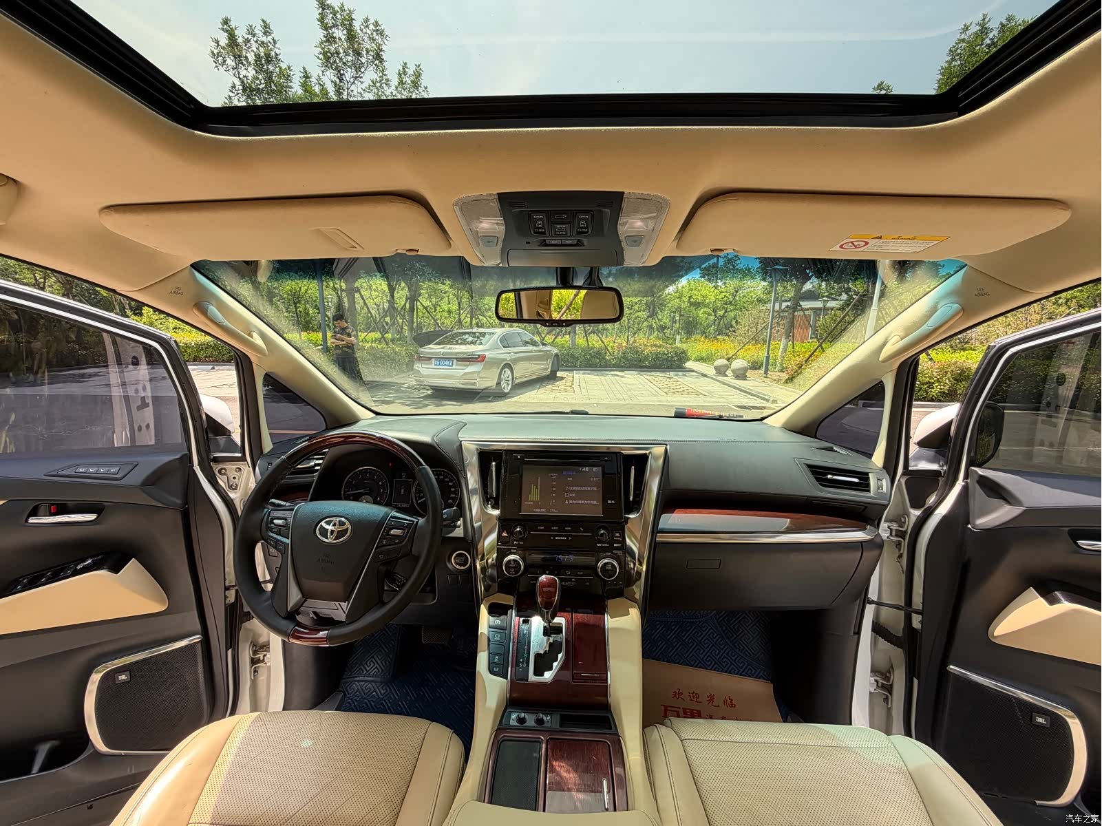 Toyota Alphard, 2016 15