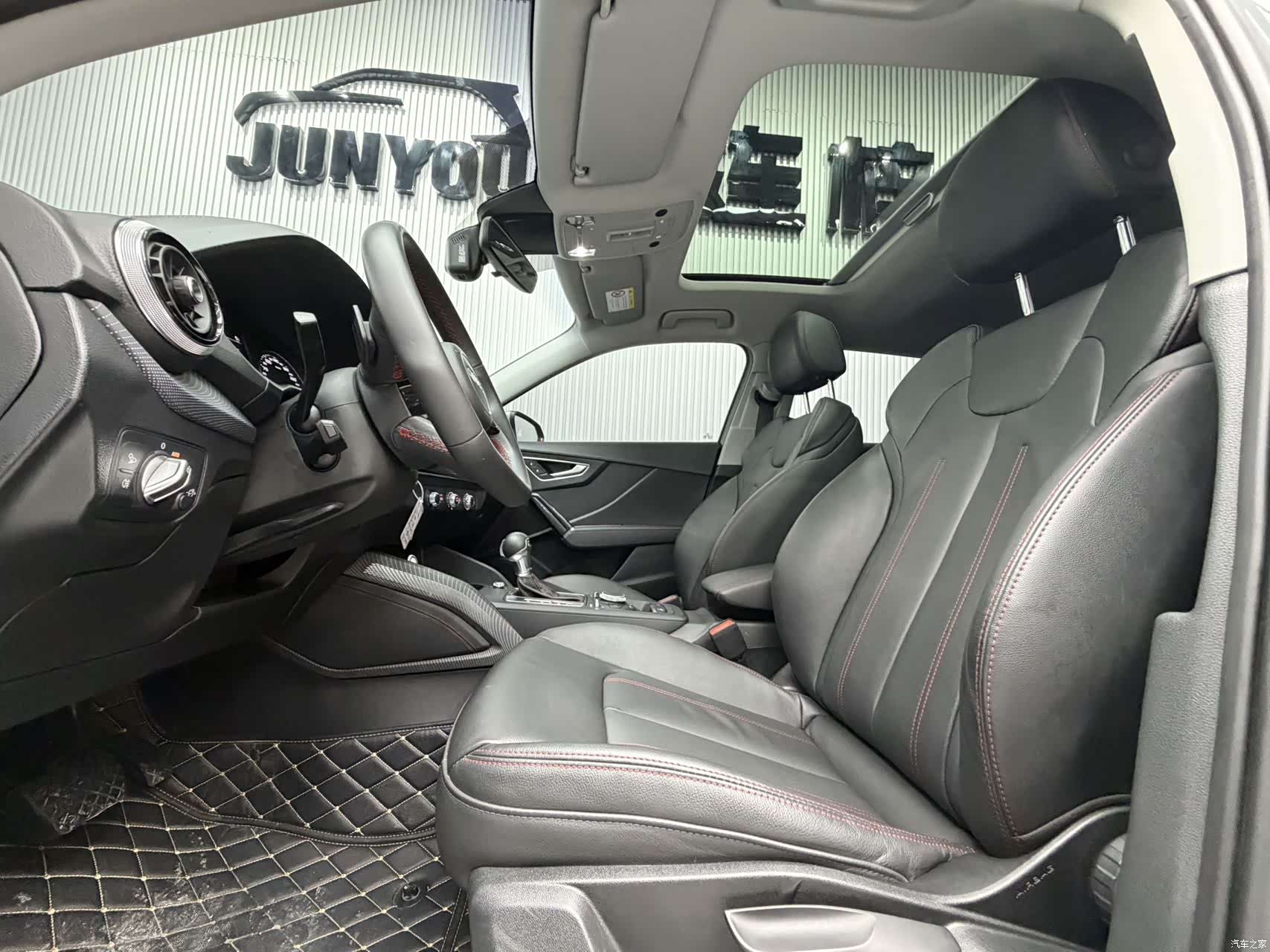 Audi Q2L, 2023 10