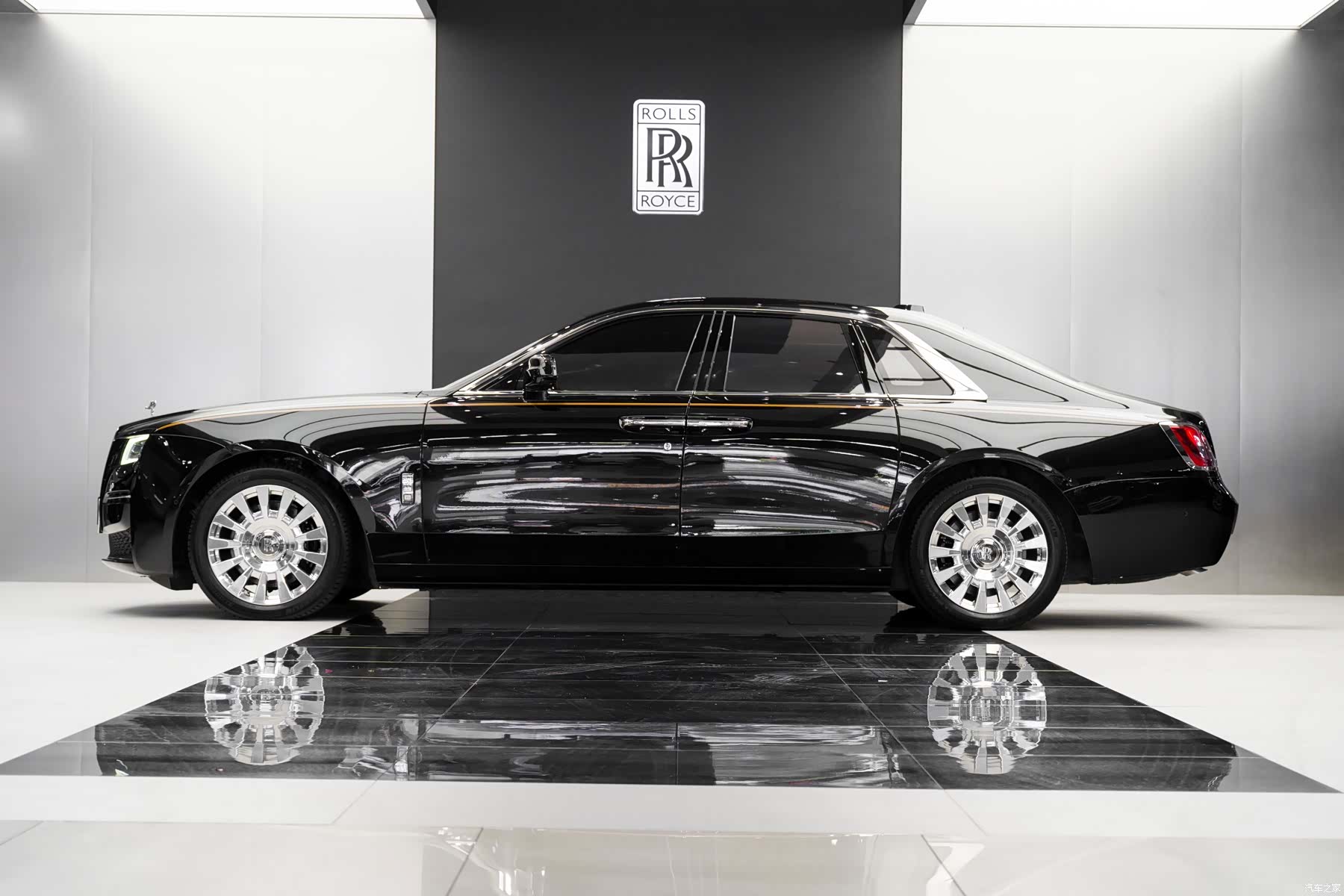 Rolls-Royce Ghost, 2021 12