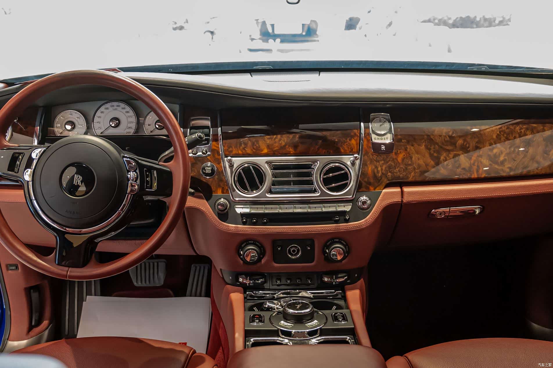 Rolls-Royce Ghost, 2016 7