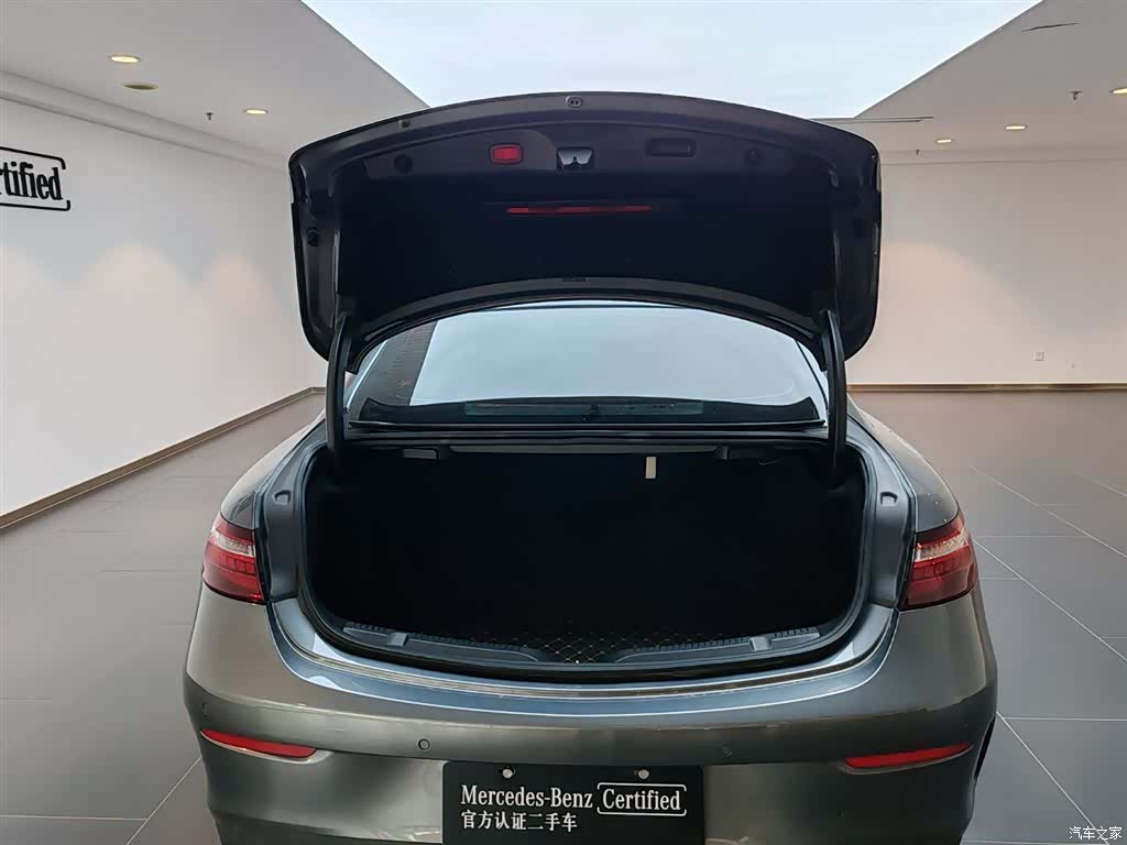 Mercedes-Benz E-Class, 2023 18