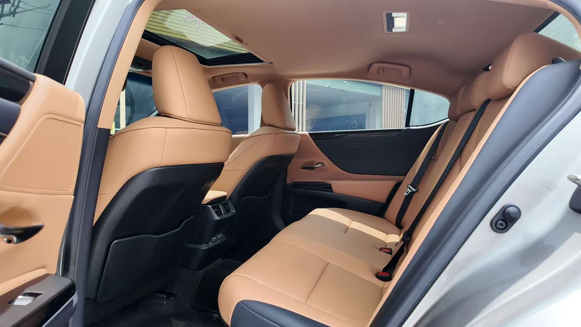 Lexus ES, 2024 9