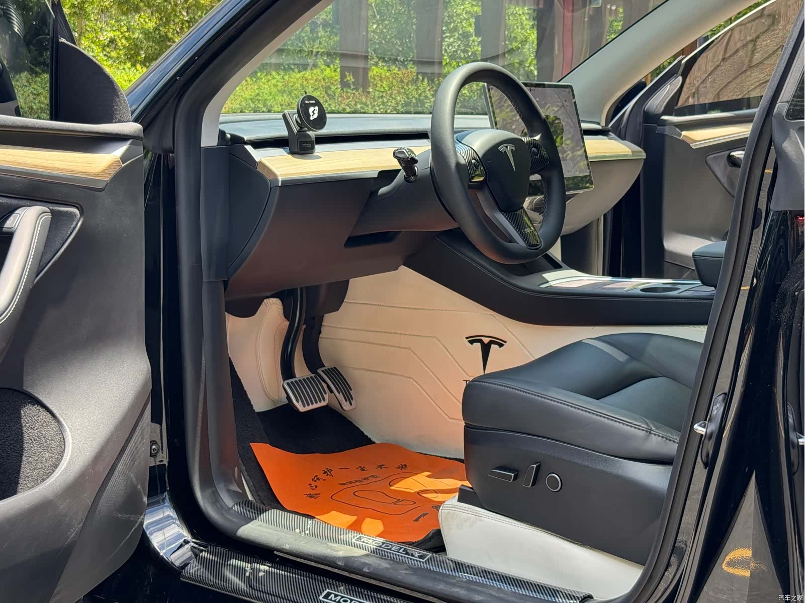 Tesla Model Y, 2023 все фото