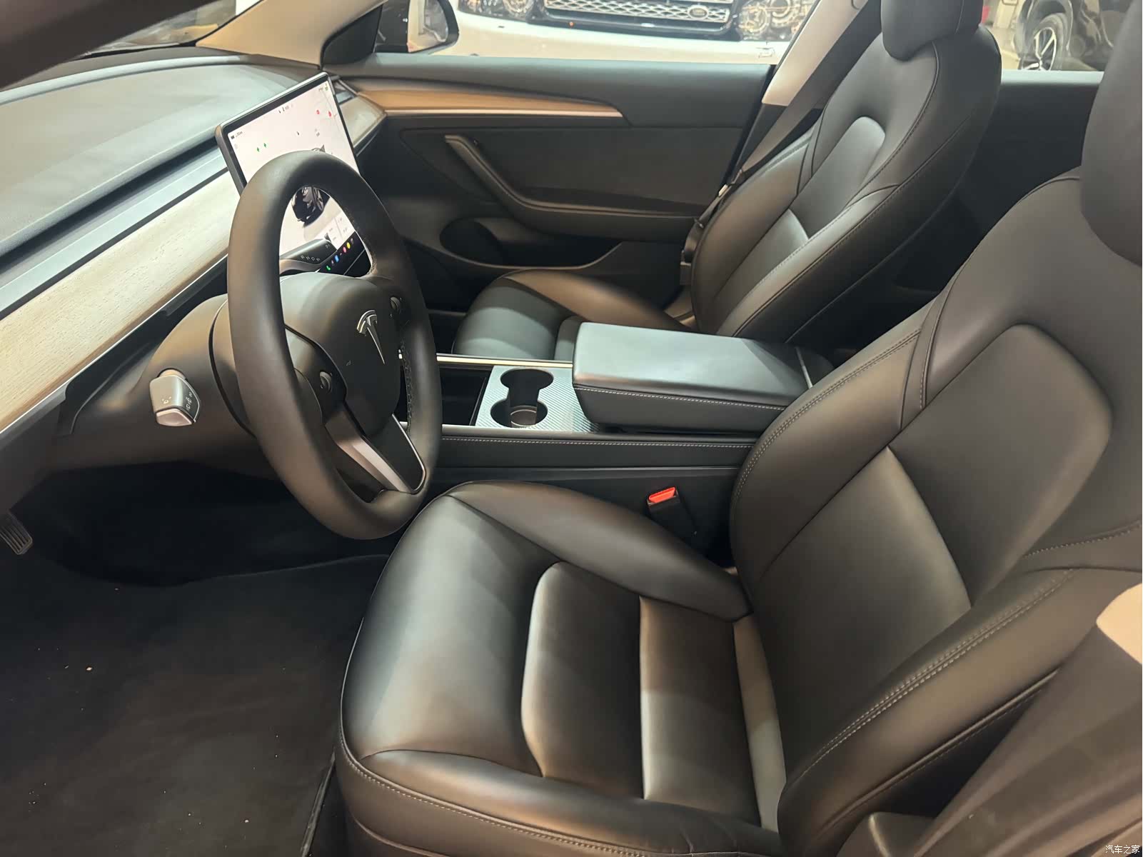 Tesla Model 3, 2023 4