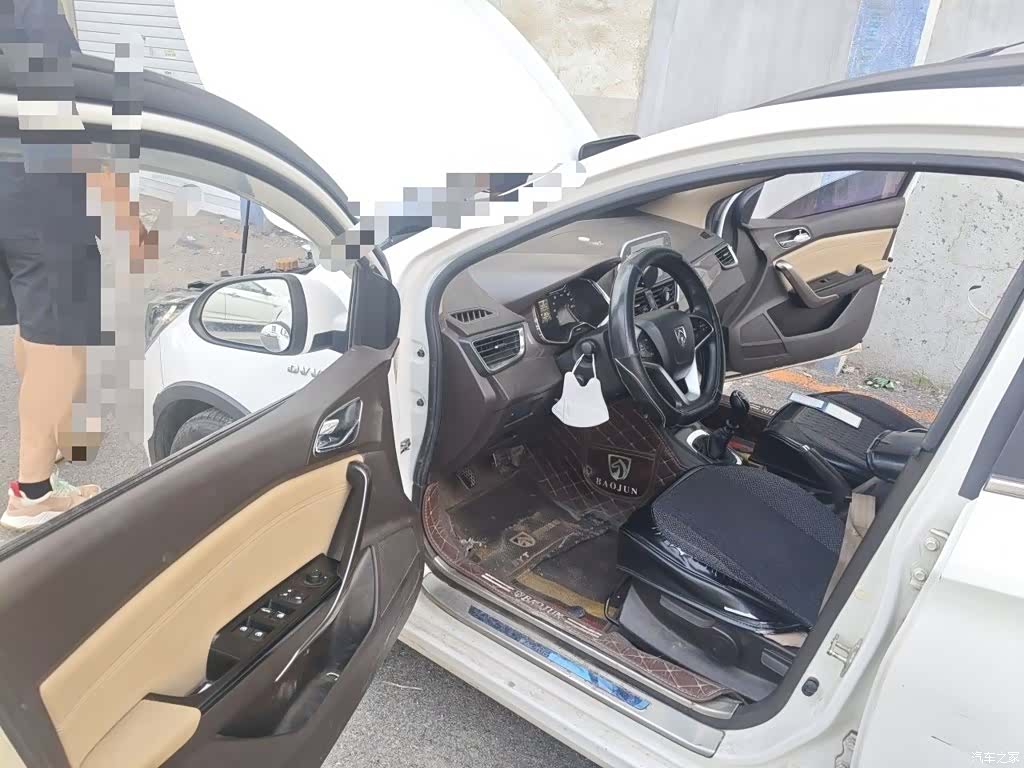 Wuling 310W, 2018 14