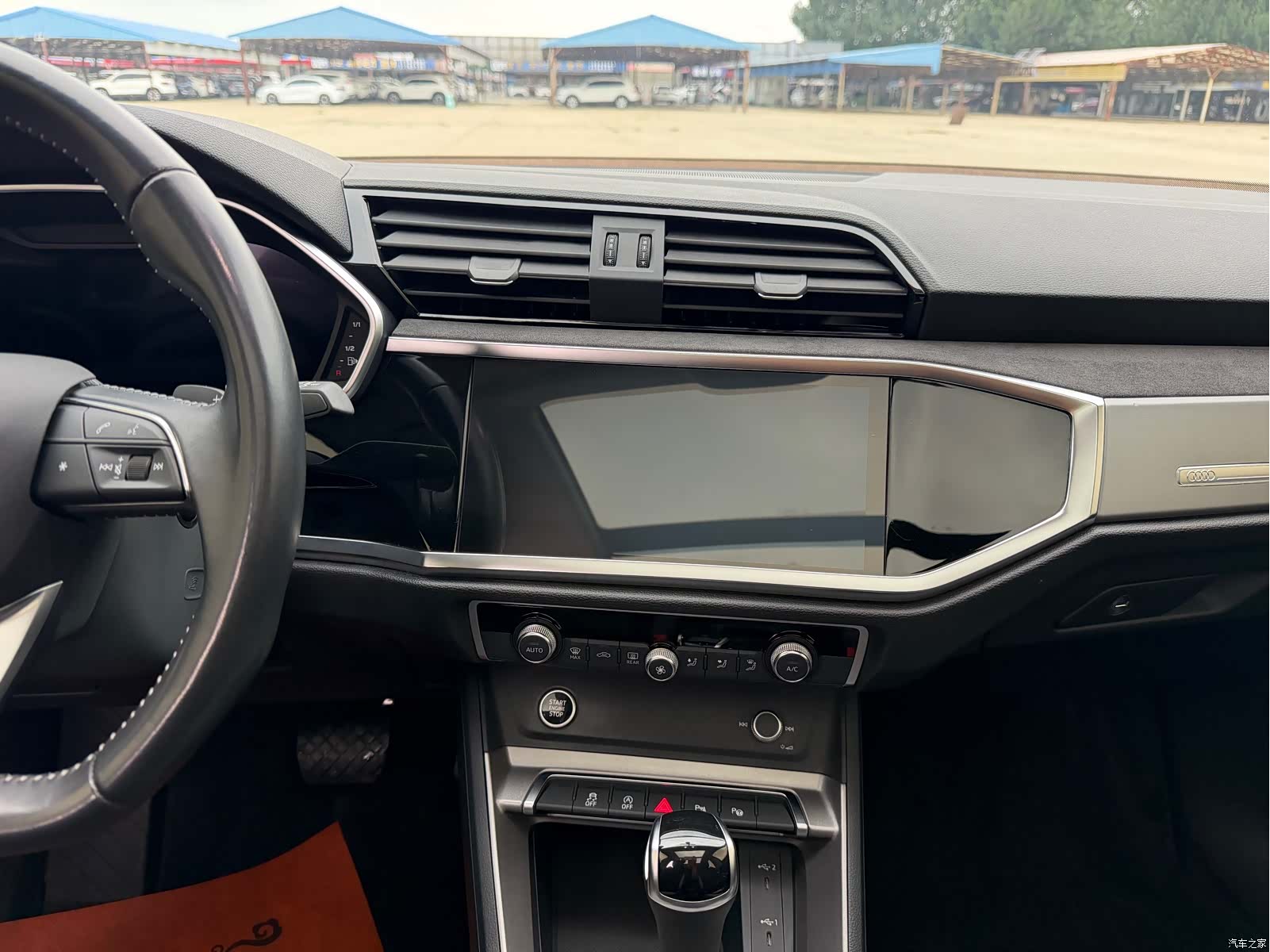 Audi Q3, 2022 11