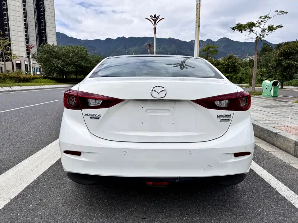 Mazda 3 Angkesaila