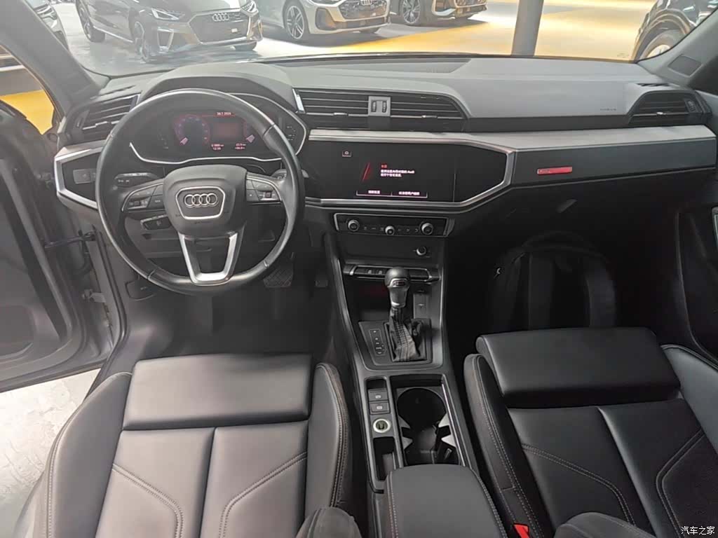 Audi Q3, 2024 10