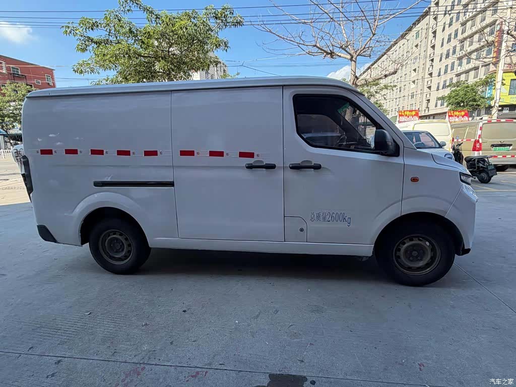 Geely V5E, 2023 4