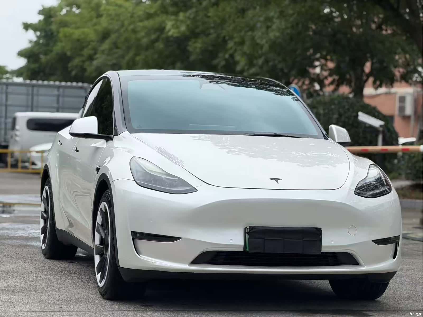 Tesla Model Y, 2022 3