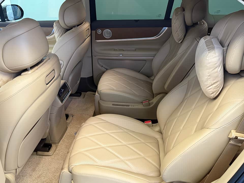 AITO Ask the world M9