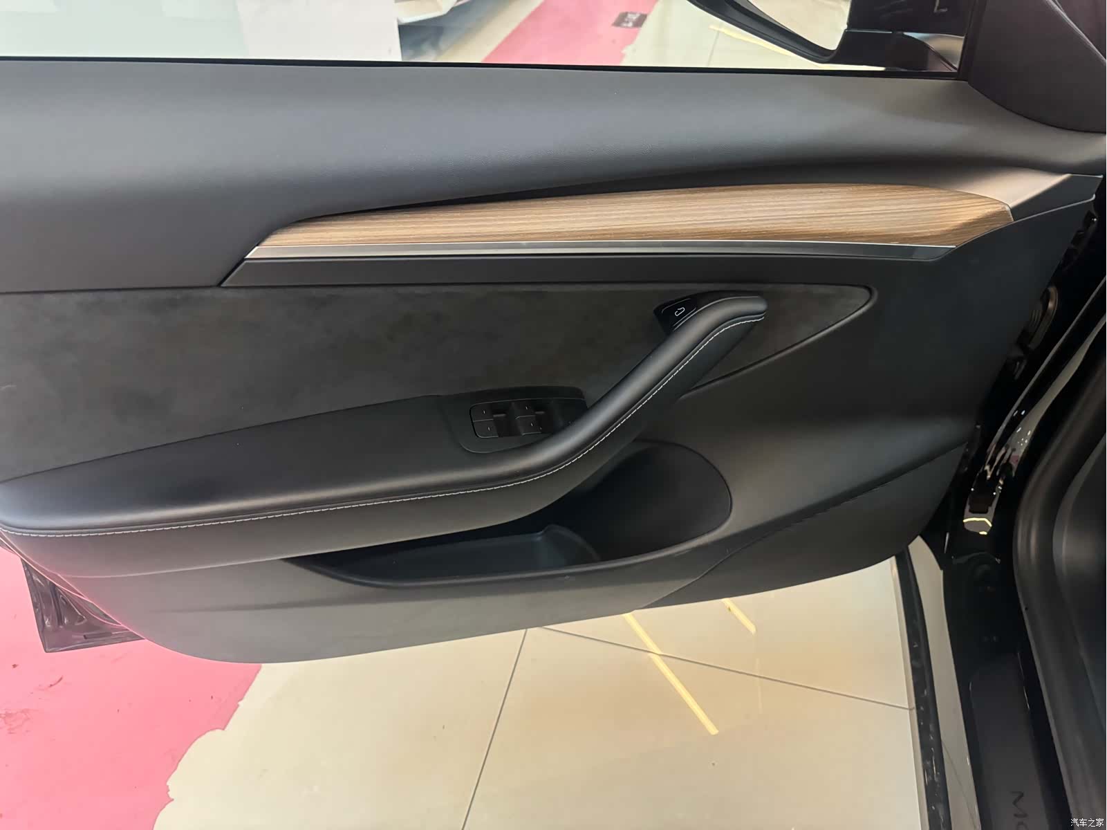 Tesla Model 3, 2023 12