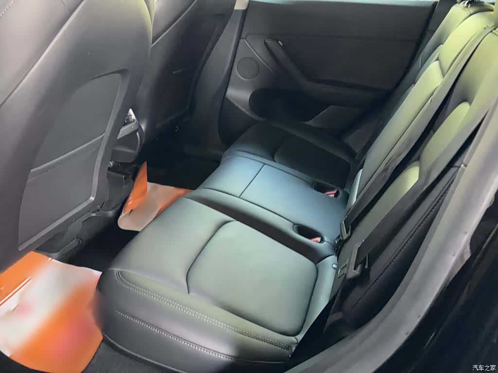 Tesla Model Y, 2023 15